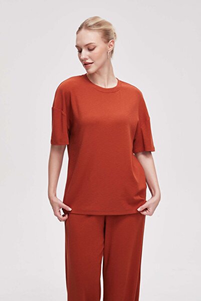 Livia Women's Mid-Length Plain Half-Sleeve T-Shirt