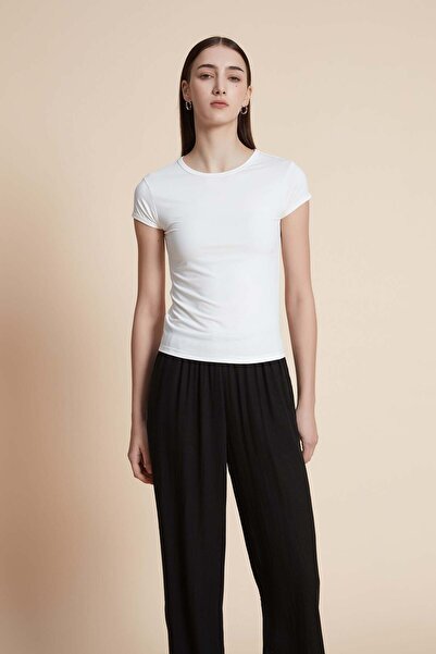 Yola Cropped T-Shirt with Short Sleeves
