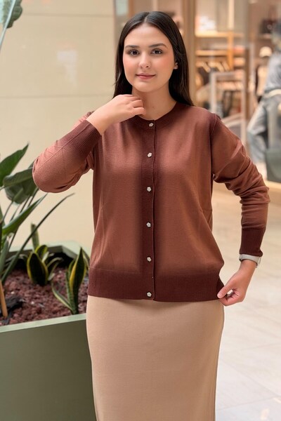 Ghisa Gradient Knitwear Cardigan with Stone Buttons on the Front