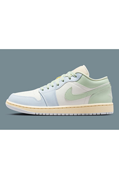Nike Air Jordan 1 Low Kadın Ayakkabısı Bulvar SPOR