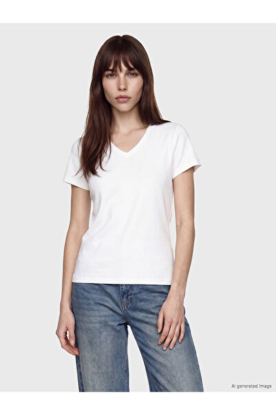 LC Waikiki Vizyon New Season White V-Neck Soft Touch Women's T-Shirt