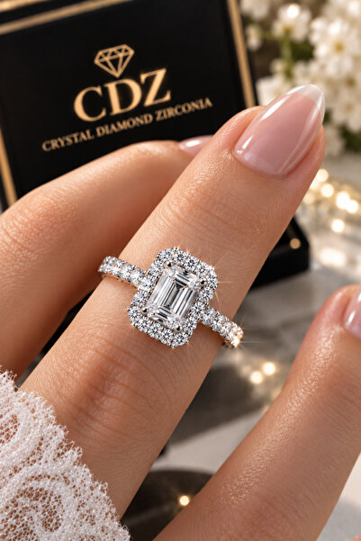 Crystal Diamond Zirconia Işıklı kutuda 1 karat baget yüzük ( KARARMAZ)