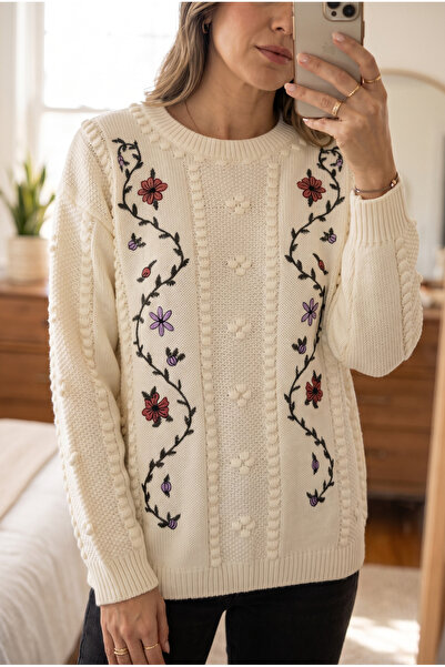 FEMELLE Women's Embroidered Knitwear Sweater