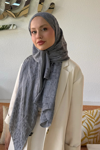Madame Polo Premium jacquard leopard pattern shawl - grey