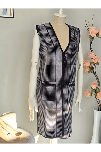 ENDAMIM Long Sleeve/Honeycomb Pattern Vest with Pockets and Buttons, Plus Size Vest