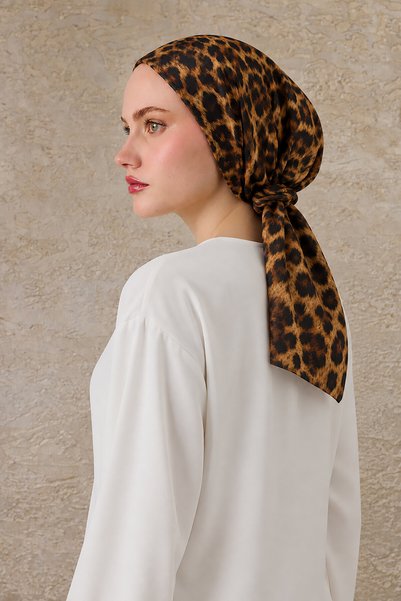 SilkTouch Eșarfă moale cu model leopard auriu, tip Snap & Go
