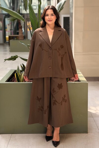 Ghisa Embossed Floral Embroidered Double-Breasted Jacket and Trousers Set