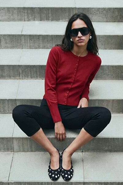 Sateen Buttoned Cardigan - Red