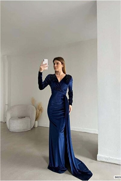 Butik Kadın Özgün Tasarım Esnek Kadife Kumaş Kruvaze Yaka Kuyruklu Abiye Elbise