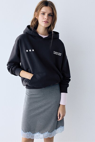 Pull & Bear Kapüşonlu yıldız grafik baskılı sweatshirt