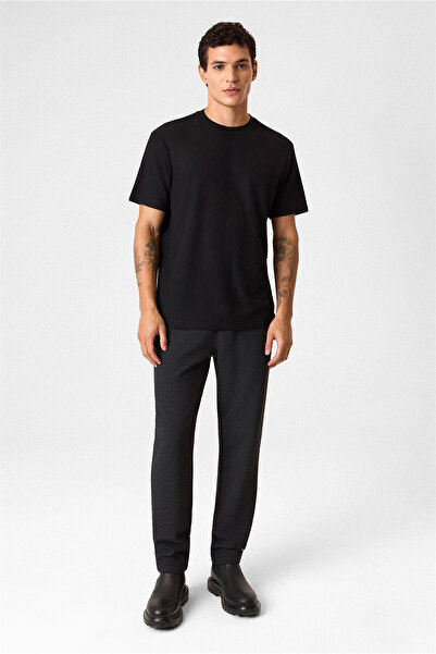 Back And Bond Black Regular Fit Crew Neck T-Shirt