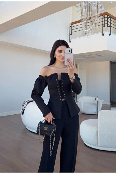 Bellucia Carmen Yaka Bağcıklı Korse Görünümlü Uzun Kollu Peplum Bluz