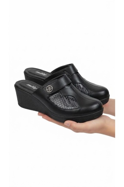 mikay shoes Kadın İçi Dışı Deri Ortopedik Dolgu Topuk Sabo Terlik Yılan Desen...