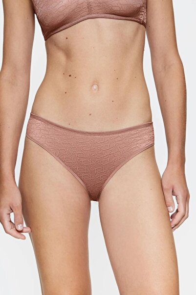 Triumph Signature Sheer Tai EX 40