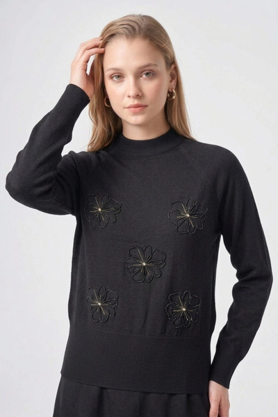 Nuss 204 Flowers Bead Embroidered Blouse Black