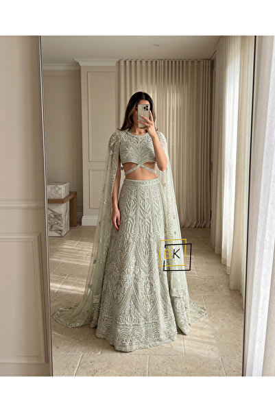 baytalkuayt 6074 Embroidered Royal Design Two Piece Evening Wear with Net Cape