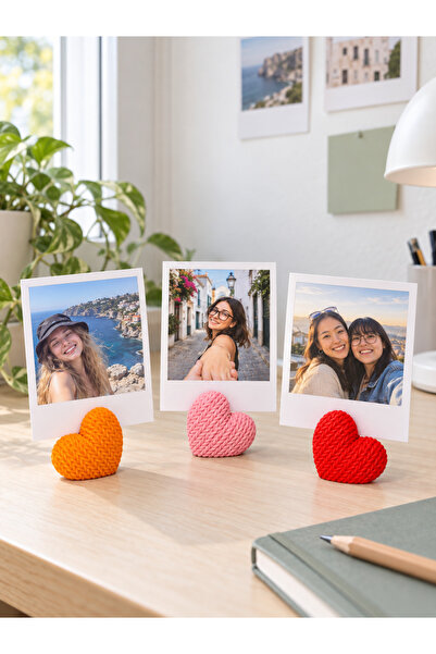 Örgü Kalp Tasarımlı Polaroid Fotoğraf Tutucu – Kişiye Özel Fotoğraf Baskısı ile Birlikte