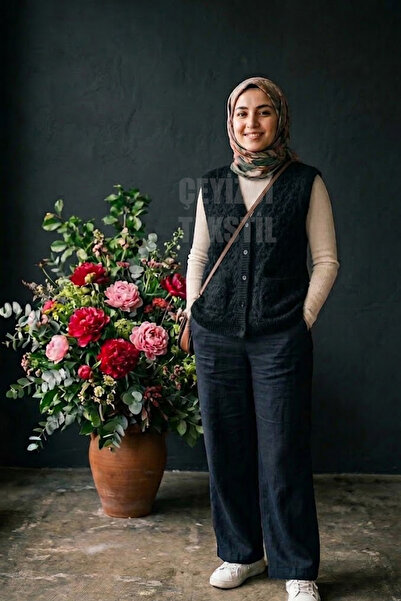 Şeker Portakalım Yumoş Pompom Buttoned Vest - Black