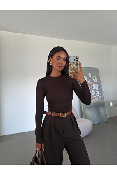 myd Crew Neck Fingerhole Blouse - Brown