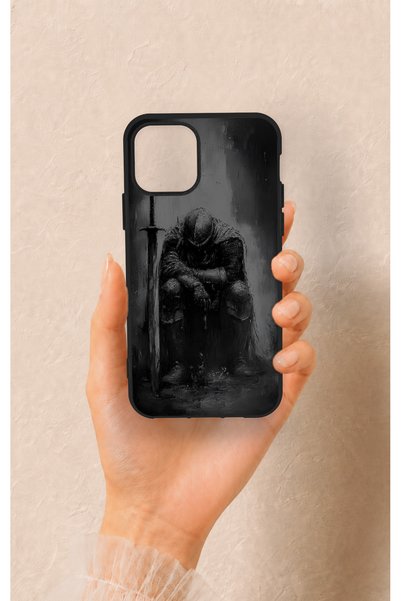 Vip Case حافظة سيليكون متوافقة مع هاتف iPhone 11 Pro بنمط Yorgun Knight