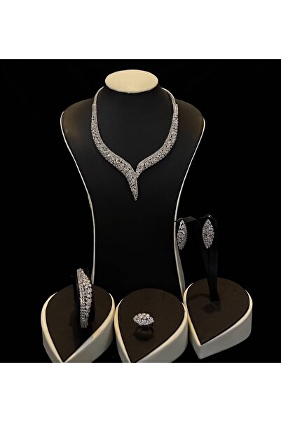 Velora Dresses طقم كريستال فاخر