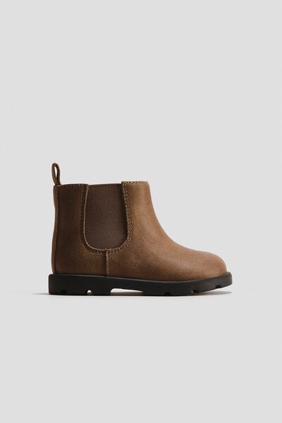 H&M Chelsea Bot
