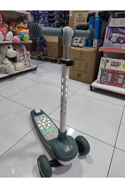 Boratila Toys Müzikli (Kapatılabilir) Işıklı Sağlam Gövde 3 Teker Çocuk Scooter