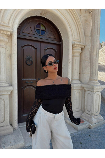 kırmızı butiks Black Blouse with Laced Sleeves and Collar