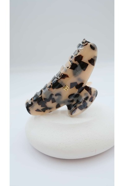 Jerie Oval Large Acrylic Latch Buckle