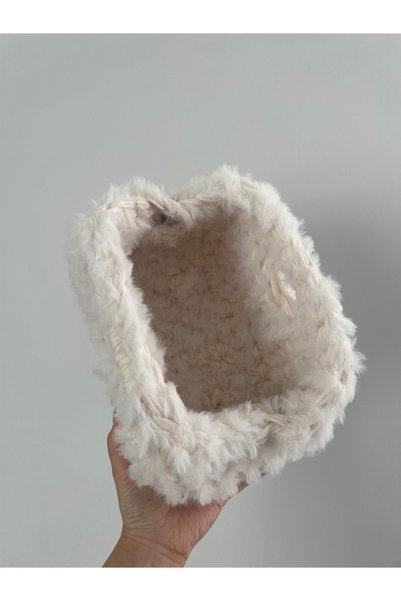 Eranura Women's Cream Plush Hand Knitted Clutch Bag - Furry Portfolio Handbag