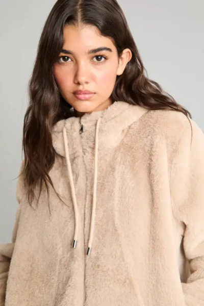 DeFacto Regular Fit Hooded Faux Fur Jacket H4135Ax26Au