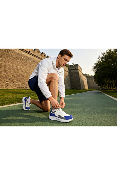 Huanhuan Shoe أحذية رياضية كاجوال للرجال بتصميم شبكي مرصع بالألماس، أحذية عصر...