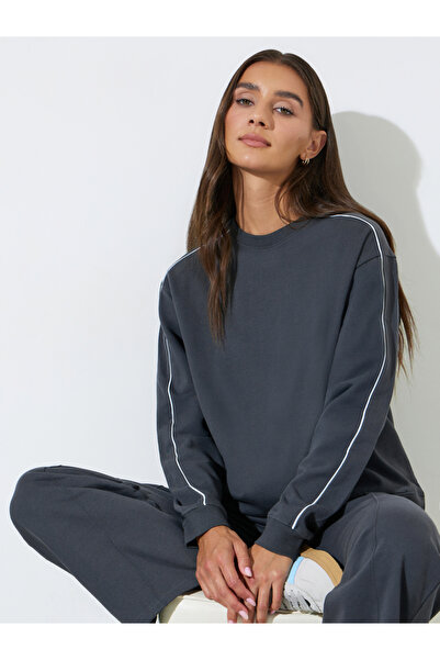 Styli Charcoal Regular Fit Sweatshirt With Contrast Piping