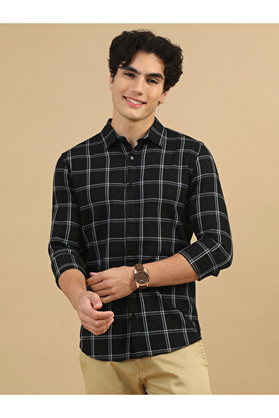 Bushirt By Styli قميص أسود مربعات بياقة مفتوحة