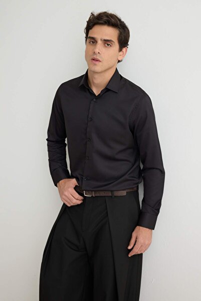 TRENDYOL MAN Siyah Slim Fit Kolay Ütülenebilir Smart Erkek Gömlek TMNAW24GO00096