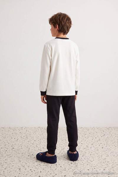 TRENDYOLKIDS Ecru Boy's Pajama Set Tkdaw27Pt00021