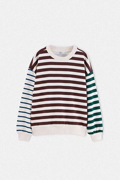 TRENDYOLKIDS سويت شيرت محبوك بخطوط بنية اللون TKDAW27SW00067