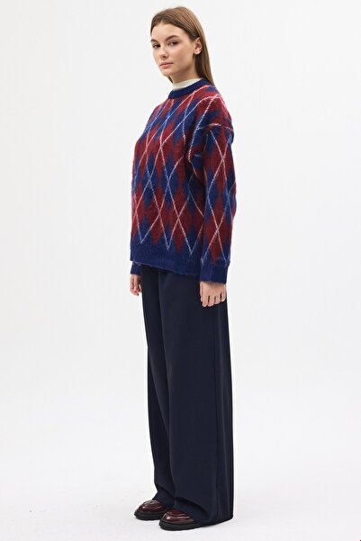 QANU Baklava Pattern Sweater Burgundy