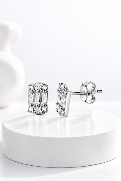 jelux silver Gümüş 925 Ayar 9*7 Mm Minimalist Baget Kesim Zirkon Taşlı Küpe