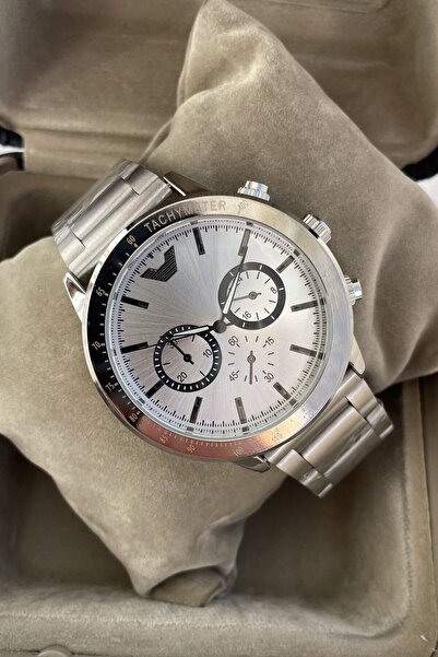 Leerybee Highlight Your Style with Iconic Men's Wristwatches!