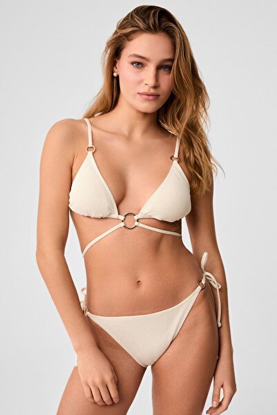 Kom Ina Simli Kumaşlı Aksesuar Detay Bikini Takımı Krem