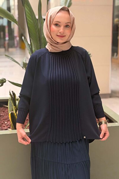 Ghisa Önü Pilise Triko Detaylı Tunik