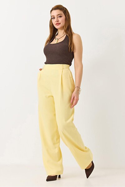Juuuj Yellow Seasonal Textured Elastic Waist Side Zipper Loose Cut Pocket Tro...