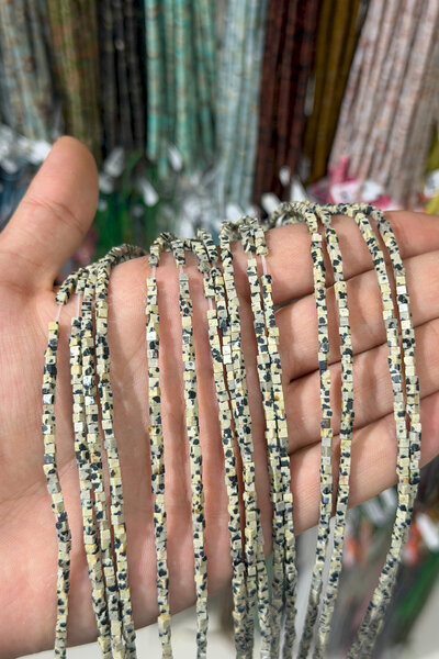 Uçar Doğaltaş Dalmaçyalı Jasper Taşı Küp Kesim Parlak Krem 2x2mm Doğal Taş Di...