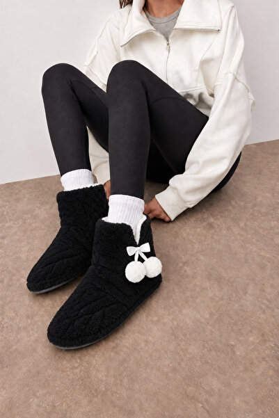 rs riva shoes أحذية RIVA النسائية المصنوعة من القطيفة، أحذية منزلية مزينة بفي...