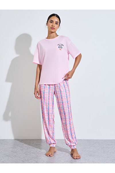 Styli Pink Printed T-Shirt And Checked Cuffed Hem Pants Pyjama Set