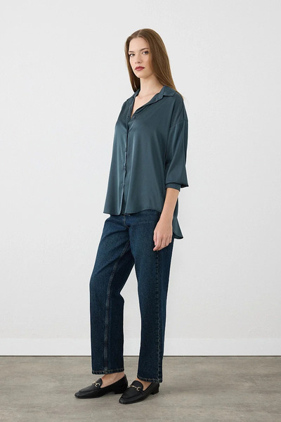 Gusto Silky Satin Relaxed Fit Shirt - Green