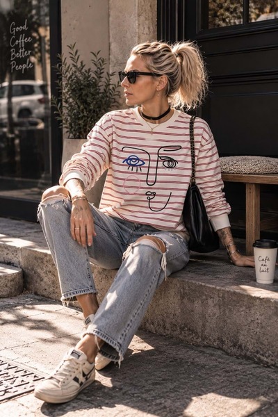 ibeeka Face Silhouette Embroidered Colorful Striped Sweatshirt 3 Yarns