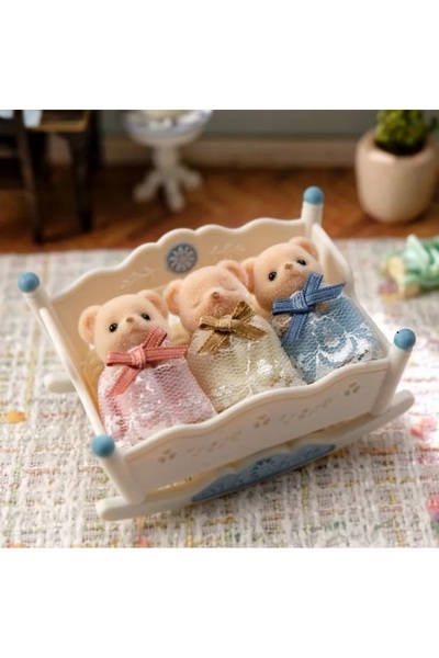Epoch Figurine Sylvanian Families - Tripluțele Ursulețul Adormit Biscuit