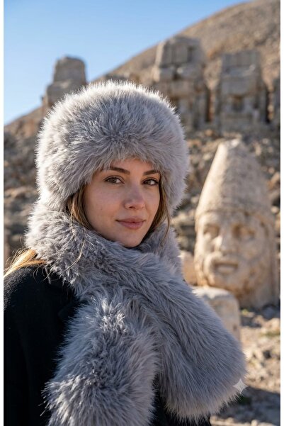LAGRANZE Midnight Luxe Women's Scarf and Beanie Set of Two